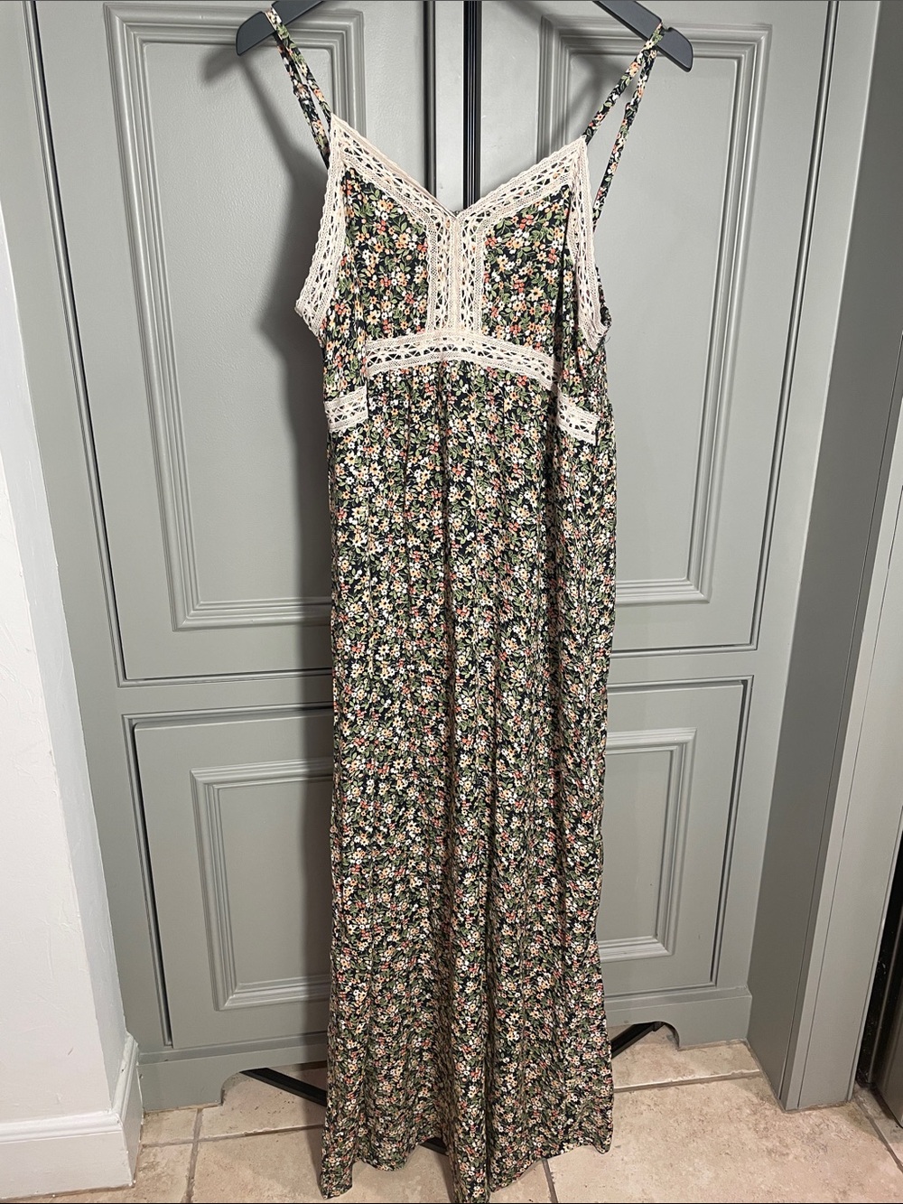 1State Floral Crochet Lace-Trim Bohemian Maxi Dress with Spaghetti Straps
